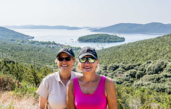 Autorin Heike (links) mit ihrer kroatischen Freundin Ranka