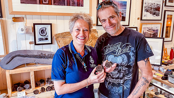 Autorin & Fossilienexperte Mike Marshall