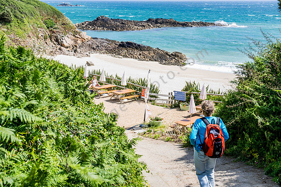 Autorin an der Belvoir Bay, Insel Herm