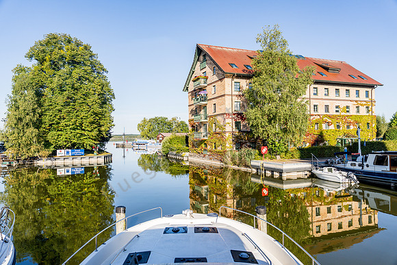Stadthafen von Neustrelitz mit ehemaligem Speicher
