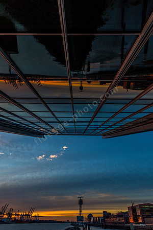 Hamburger Dockland bei Nacht