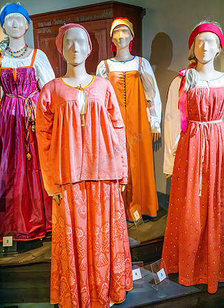 Trachten im Nordkarelischen Museum Joensuu