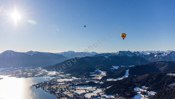 Luftige Aussichten: Wer es im Advent nicht an den Tegernsee schafft, sollte unbedingt zwischen dem 26.               Januar und 4. Februar 2018 kommen: Dann findet die 18. Ballon-Montgolfiade mit eine