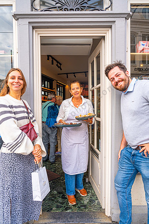 Confiserie in Gent mit Sohn der Autorin und dessen Freundin