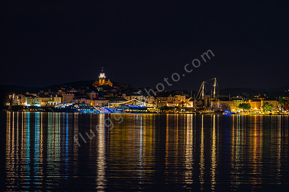 Stadt Korčula bei Nacht
