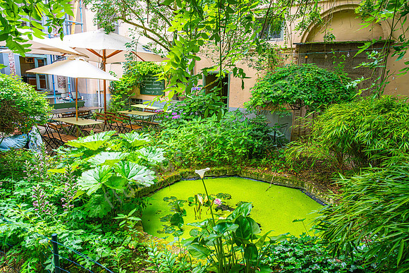 Cafe & Galerie " Uit Steppe & Oase" in Gent
