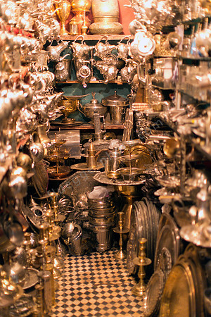 Kunsthandwerk aus Messing, Silber und Kupfer im Souk
