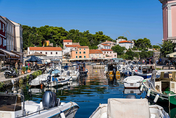 Hafen des Örtchens Veli Lošinj auf der Insel Lošinj