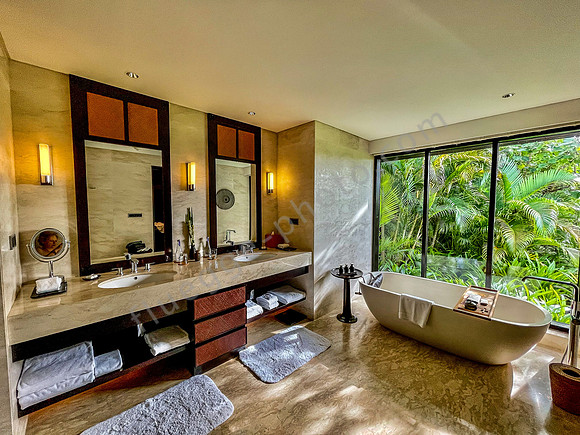 „Raffles Bali“, Bad