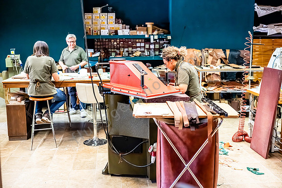 Büffellederverarbeitung in Tenuta Vannulo