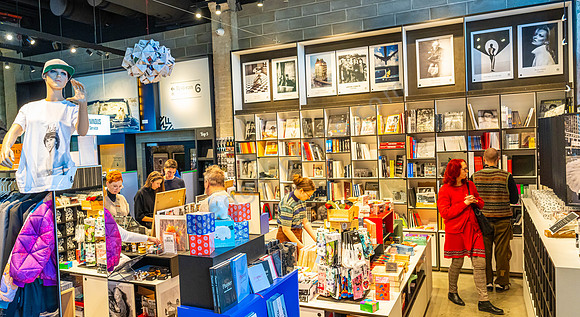 Shop im Museum "Fotografiska" in Tallinn