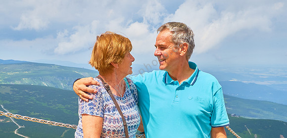 Mutter und Sohn auf der Schneekoppe/Riesengebirge