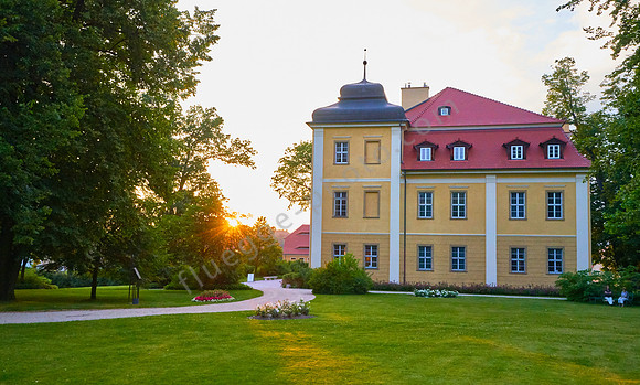 Schloss und Gut Lomnitz