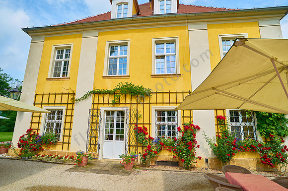 Schloss und Gut Lomnitz