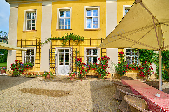 Schloss und Gut Lomnitz