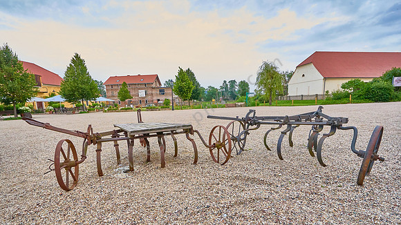 Schloss und Gut Lomnitz