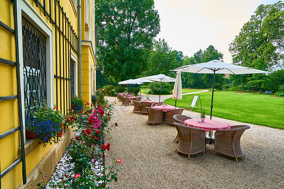 Schloss und Gut Lomnitz