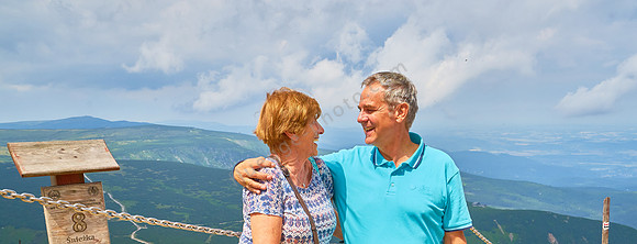 Mutter und Sohn auf der Schneekoppe/Riesengebirge