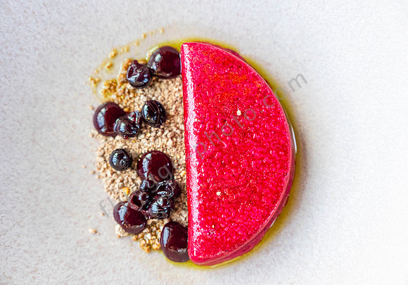 Beeren-Crumple Dessert