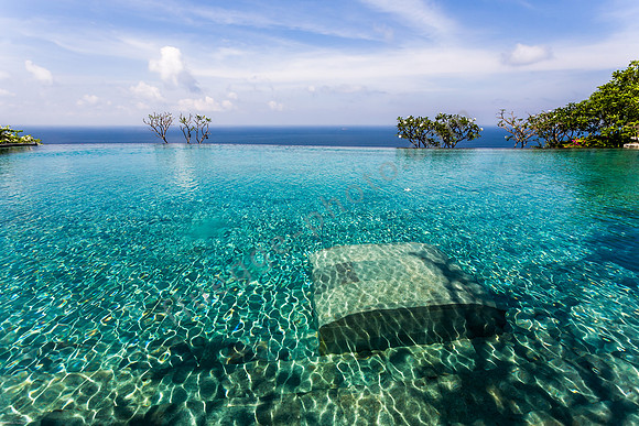 View from infinity-pool