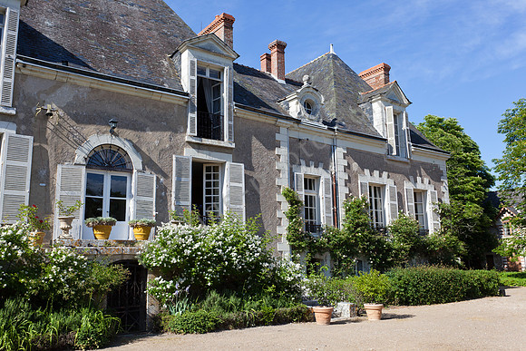 Château de Frileuse, ein Herrschaftssitz von 1830 mit 30 Hektar großem Park in Les Montils bei Blois im Loiretal