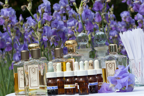 Parfümkreationen und Duftessenzen im Aromagarten von Château de Frileuse