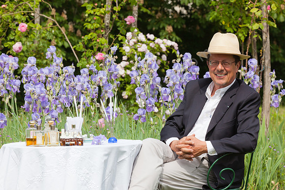 Manchmal sammelt Nicolas de Barry direkt in seinem Aromagarten Inspirationen für seine Duftschöpfungen