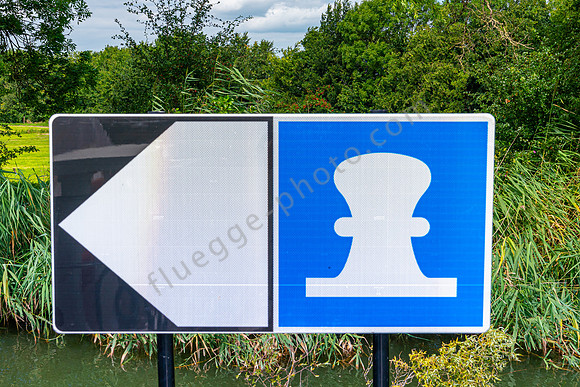 Hinweisschild zum Anlegen