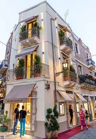Taormina: Straßenszene.