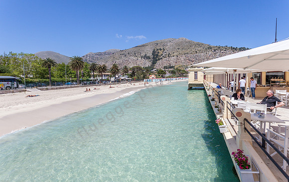 Mondello bei Palermo: Restaurant am Kurhaus.