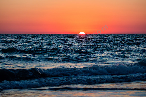 Wenn auf Sizilien die rote Sonne im Meer versinkt.