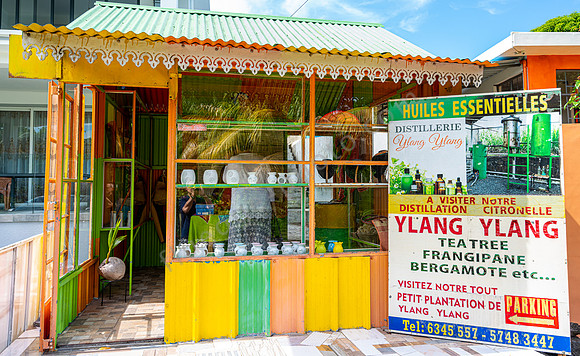 Aromaöl-Distillerie Ylang Ylang in Anse Jonchée