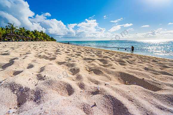Strand vom Dinarobin Hotel Golf & Spa