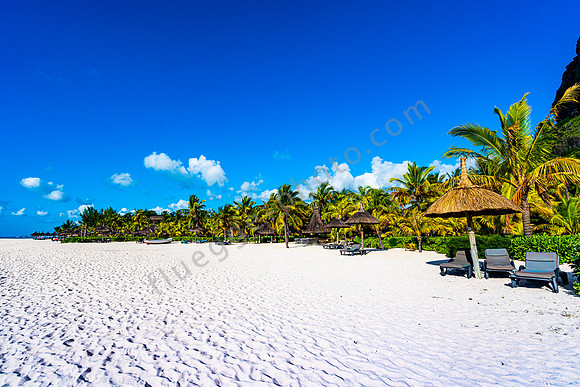 Strand vom Dinarobin Hotel Golf & Spa