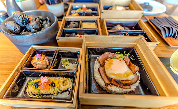 Izakaya von Oku-Japanisches Restaurant im Apurva Kempinski