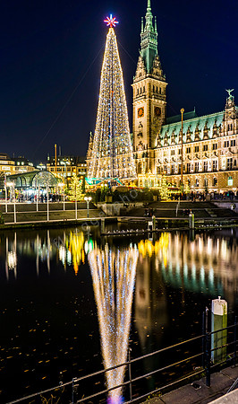 Weihnachtsmarkt am Rathaus