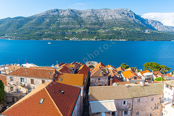 Blick von Kirchturm Korčula auf die Halbinsel Pelješac