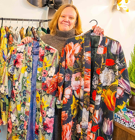 Modedesignerin im Meisterhof in Tallinn