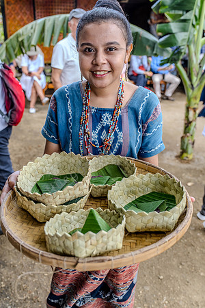 Traditionelles Ikat-Weber-Dorf Dokar auf der Insel Flores