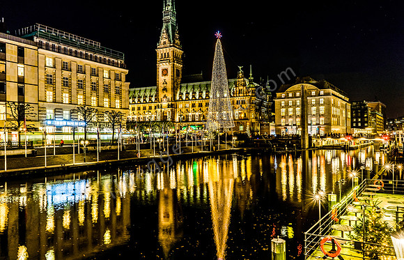 Hamburger Weihnachtsmarkt am Rathaus