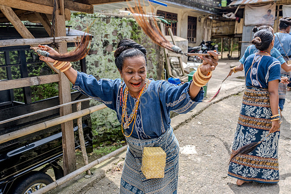 Traditionelles Ikat-Weber-Dorf Dokar auf der Insel Flores