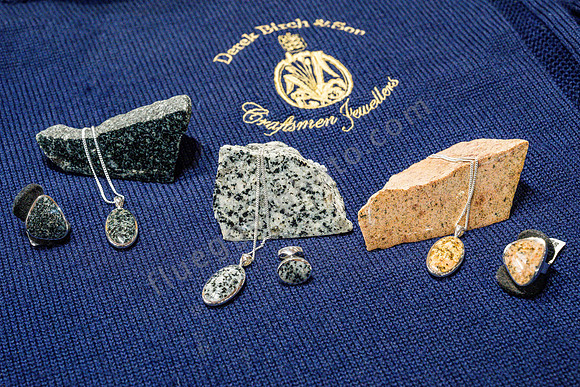 Schmuck aus Granit