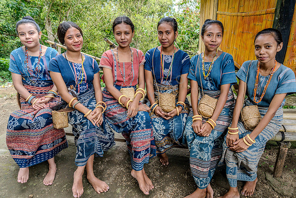 Traditionelles Ikat-Weber-Dorf Dokar auf der Insel Flores