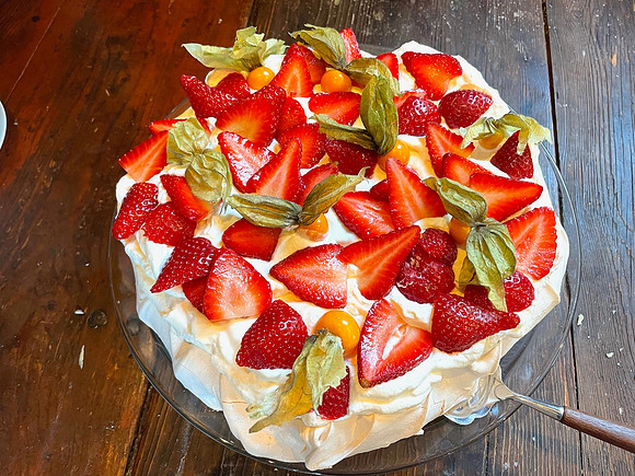 Pavlova-Torte bei Everts Sjöbod